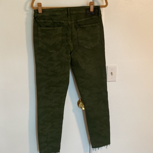 AOS Los Angeles Christina Raw Hem Army Green camouflage skinny Jeans.  Size 8 - Picture 3 of 9